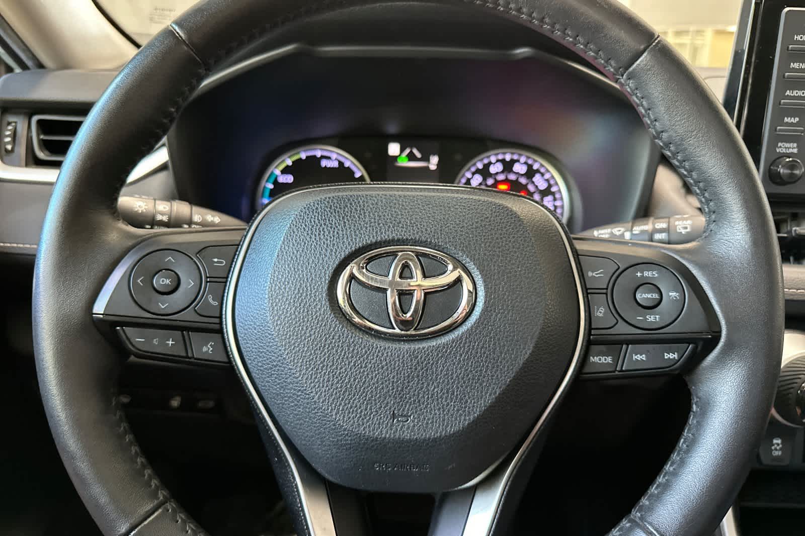 Thumbnail: 2020 Toyota RAV4 - 24
