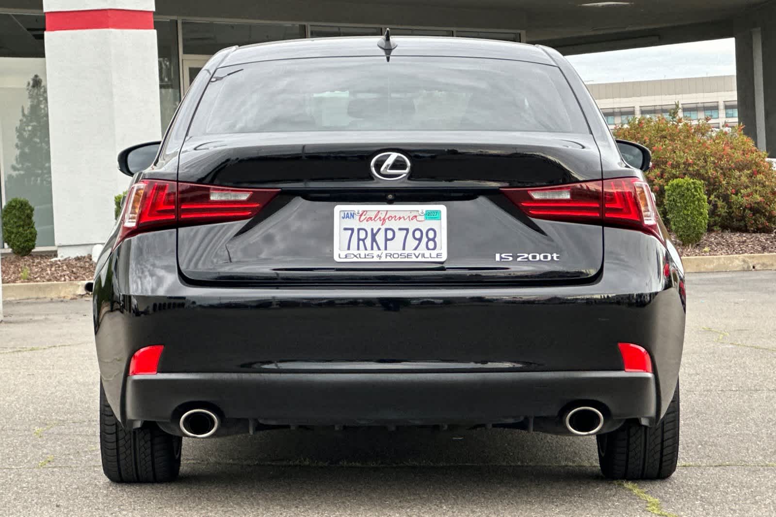 Thumbnail: 2016 Lexus IS - 8