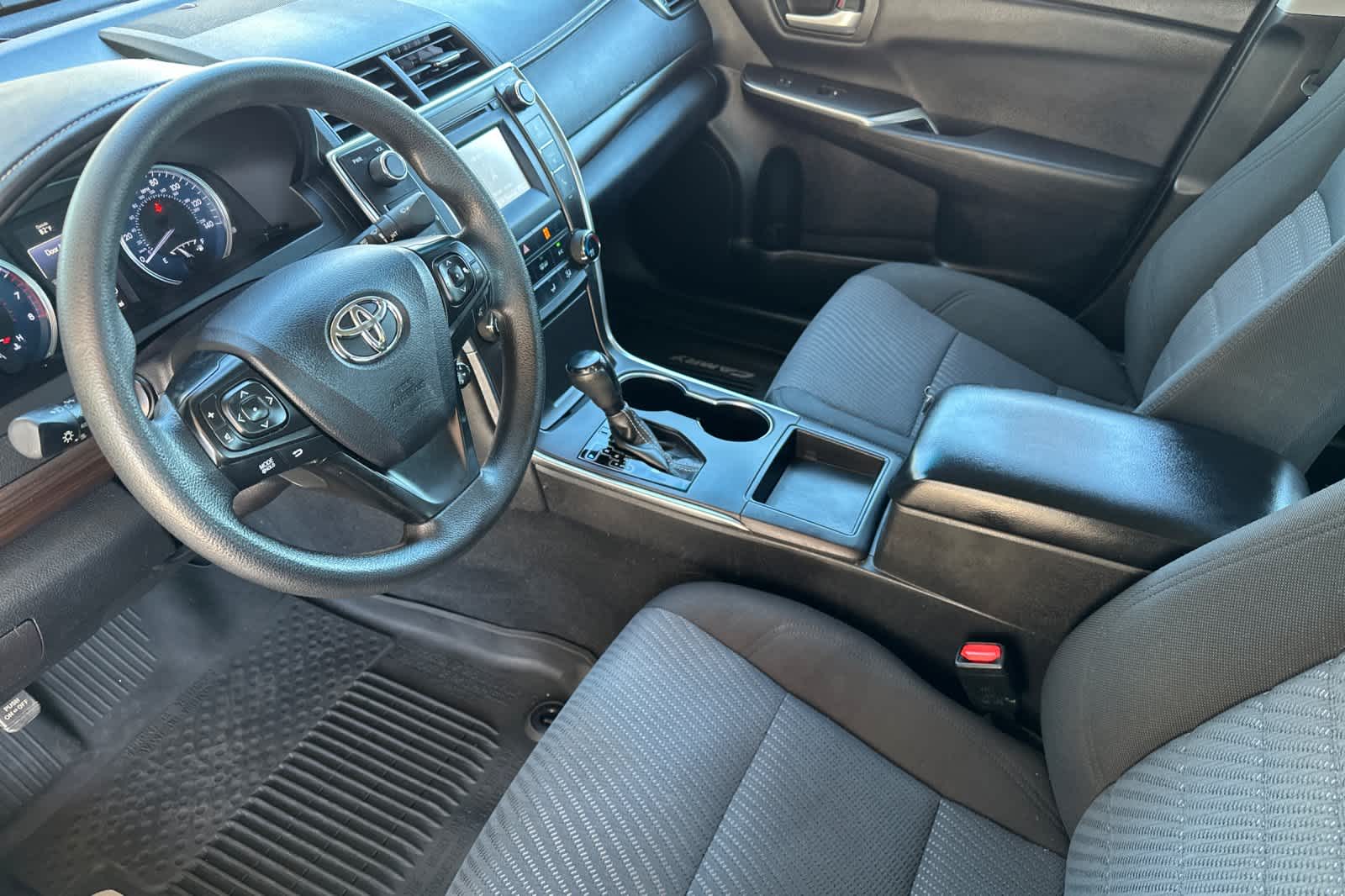 Thumbnail: 2016 Toyota Camry - 10
