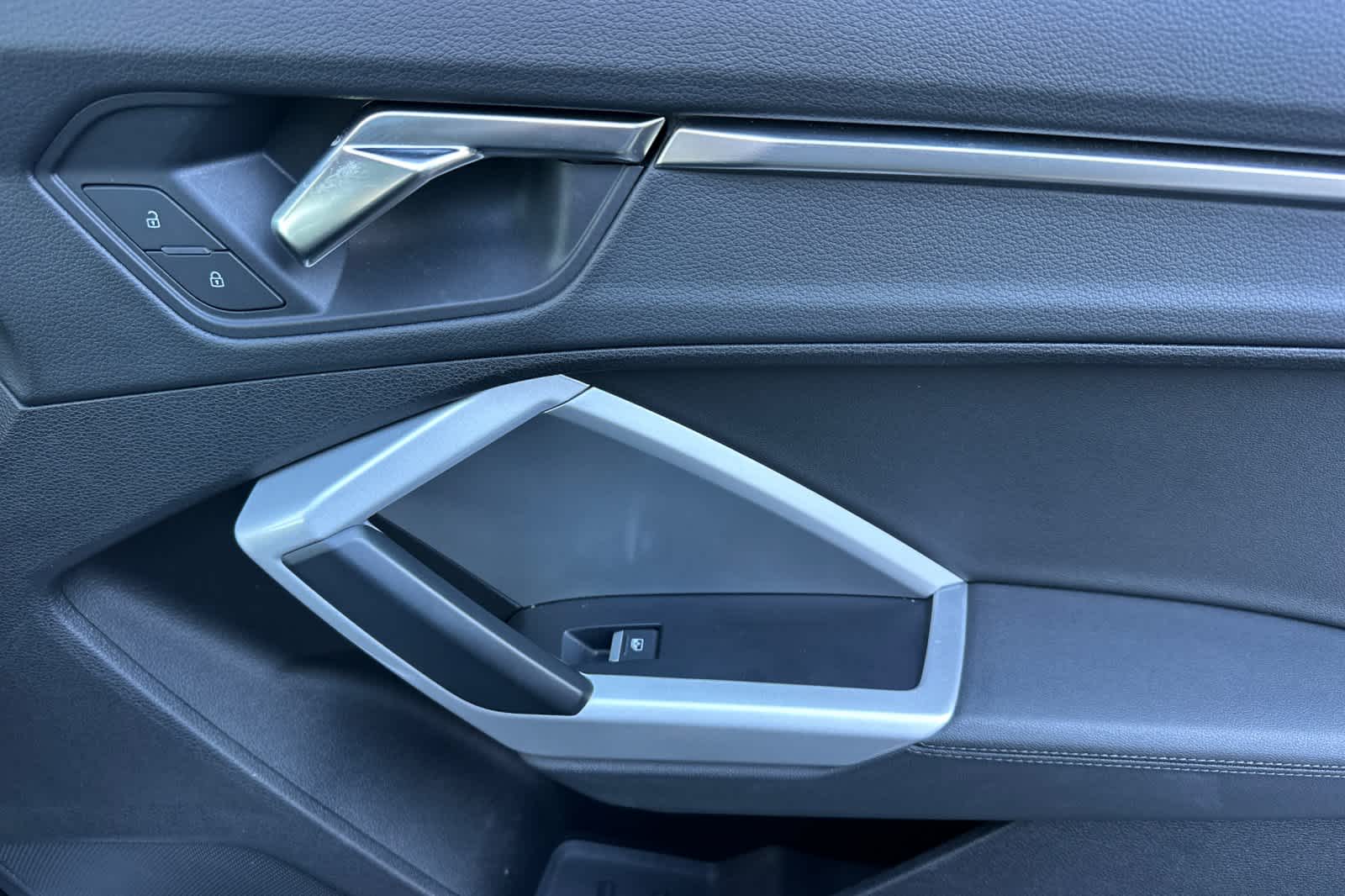 Thumbnail: 2023 Audi Q3 - 19