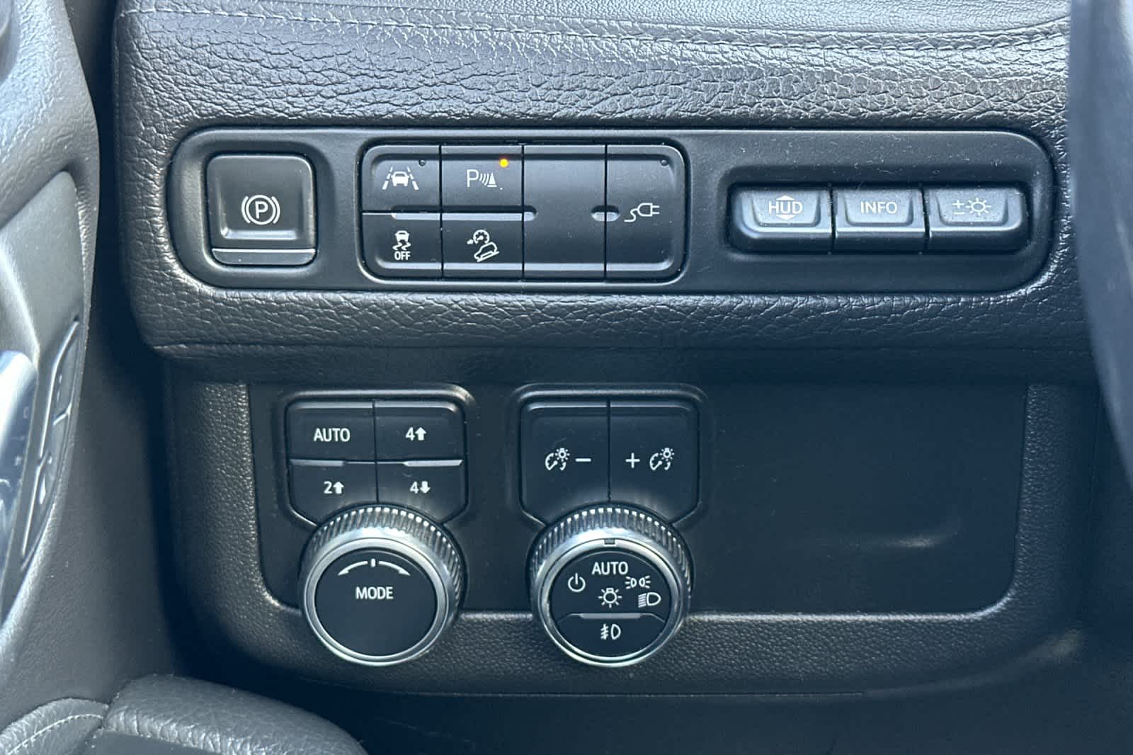 Thumbnail: 2021 GMC Yukon - 32