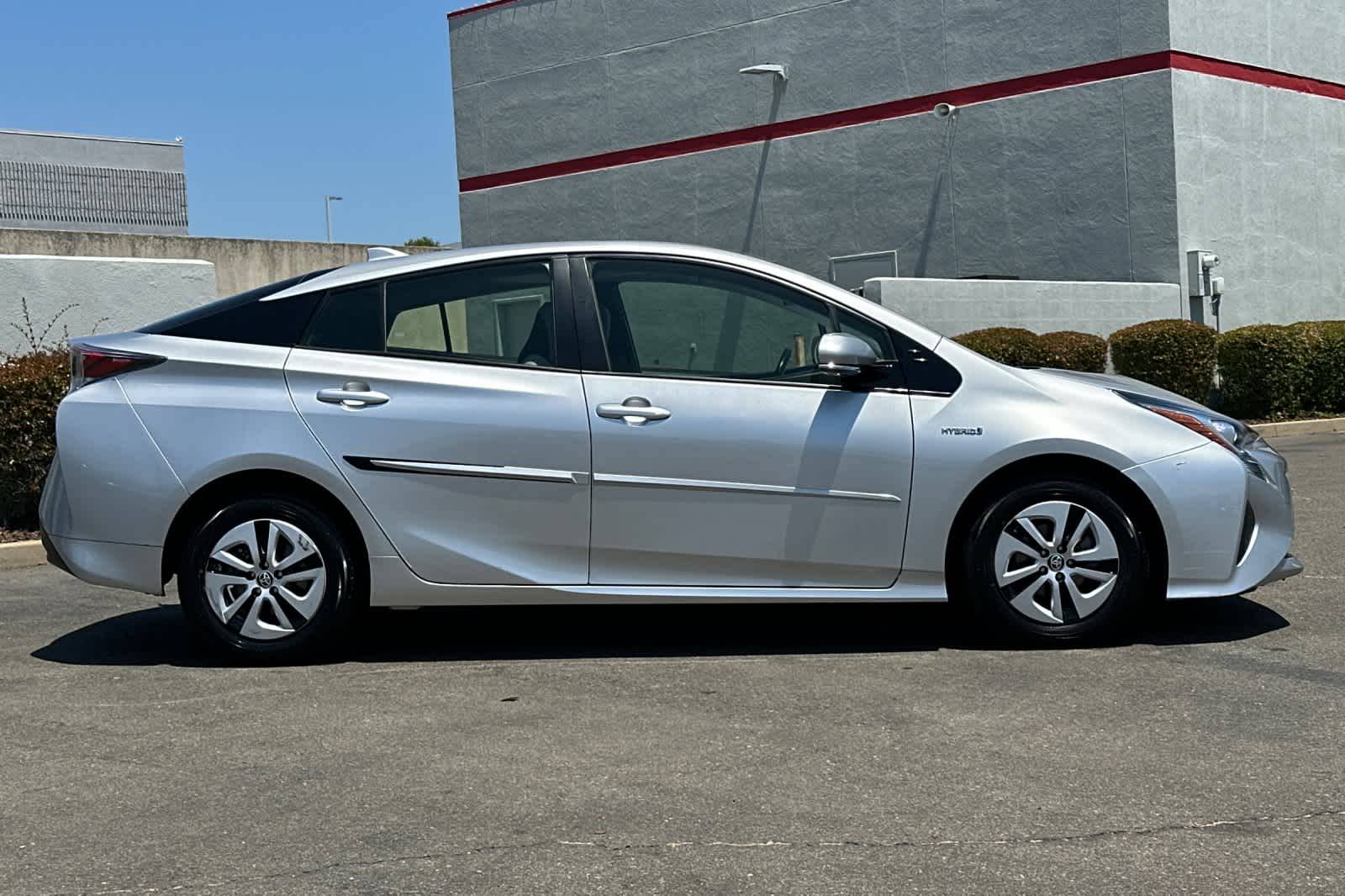 2016 Toyota Prius Three 6