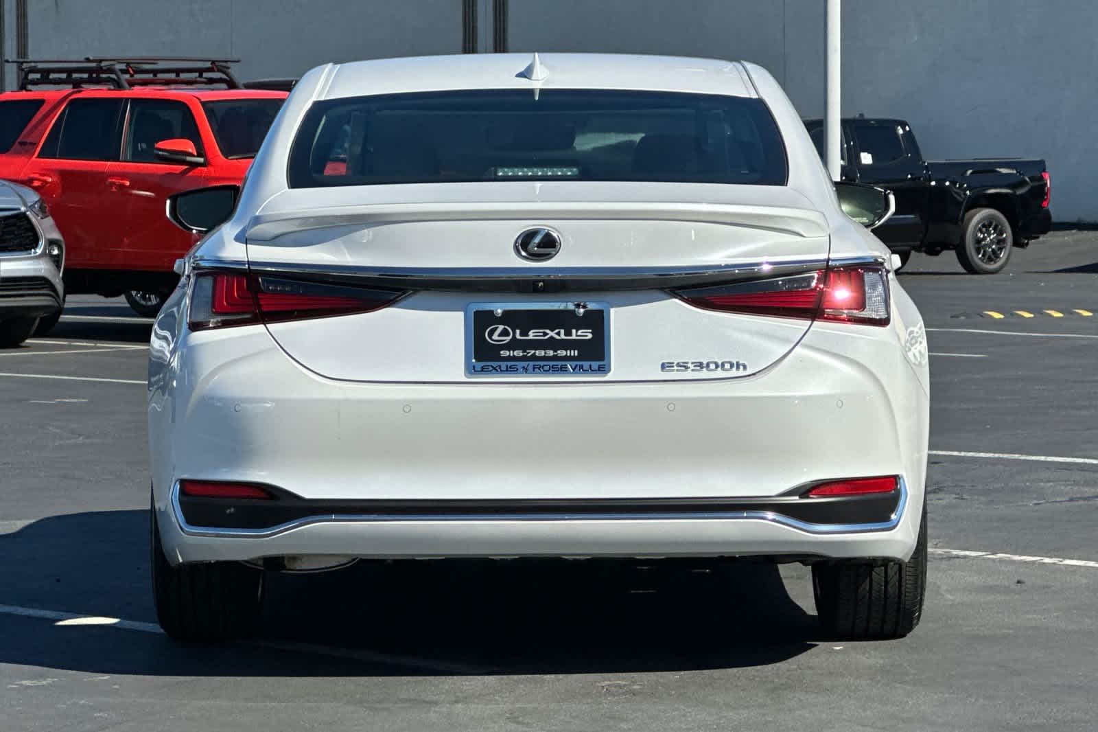 Thumbnail: 2025 Lexus ES - 8