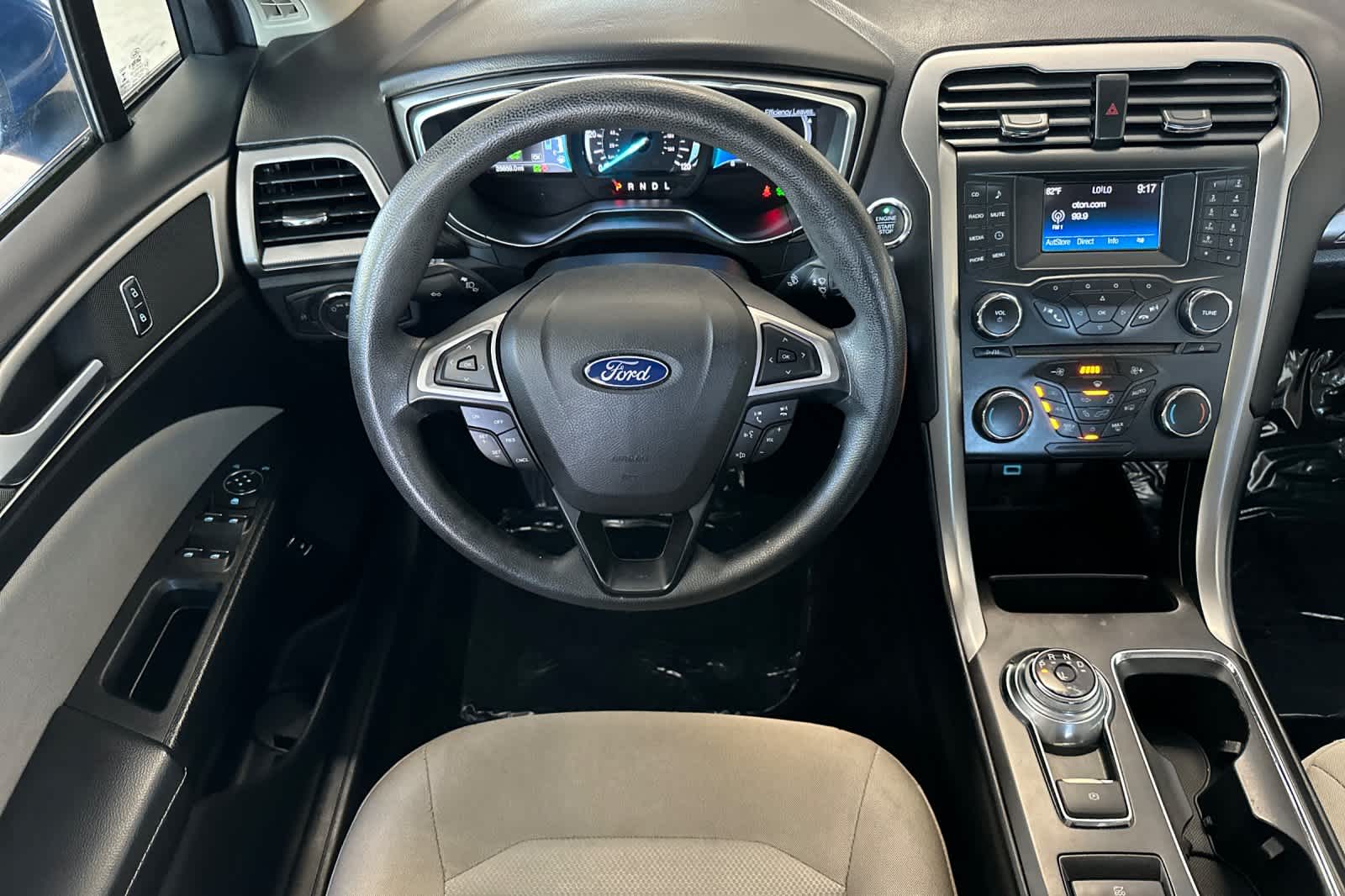 2018 Ford Fusion S 14