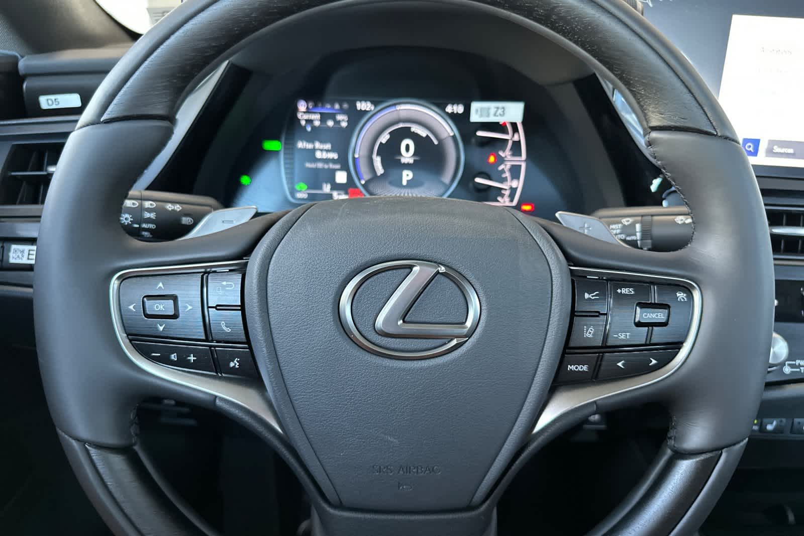 Thumbnail: 2025 Lexus ES - 25