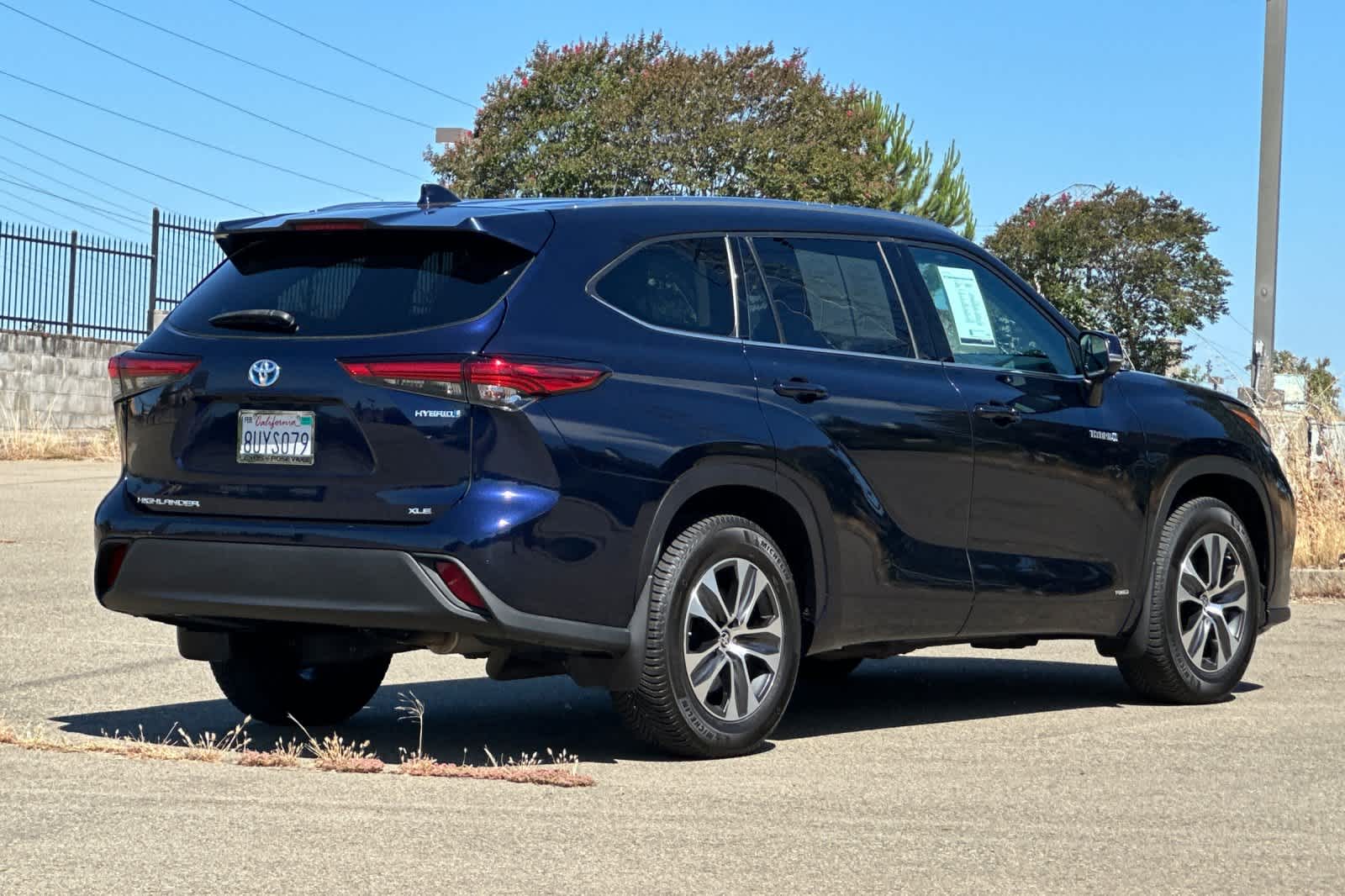 Thumbnail: 2021 Toyota Highlander - 2
