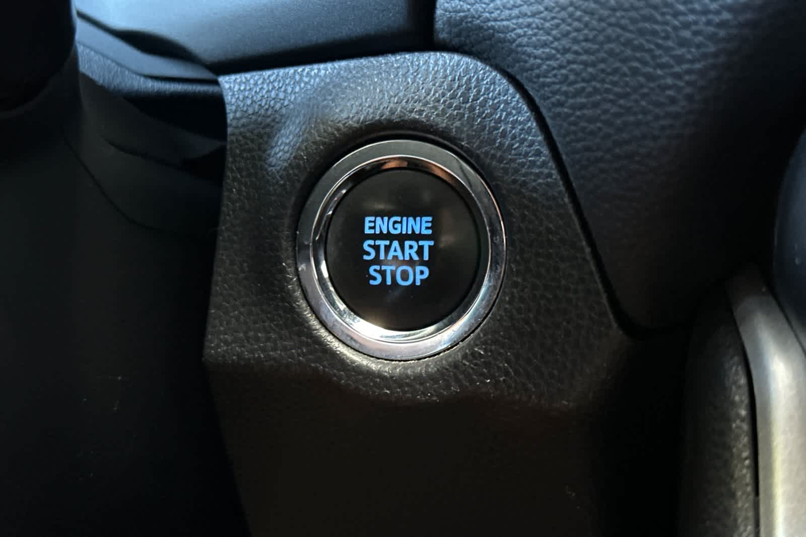 Thumbnail: 2022 Toyota RAV4 - 24