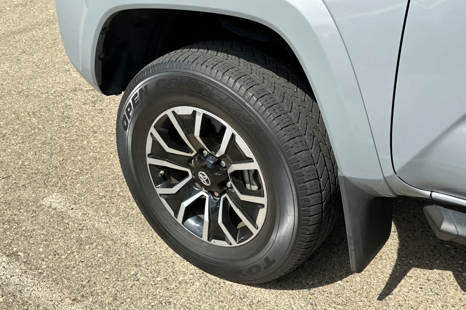 Thumbnail: 2020 Toyota Tacoma - 21