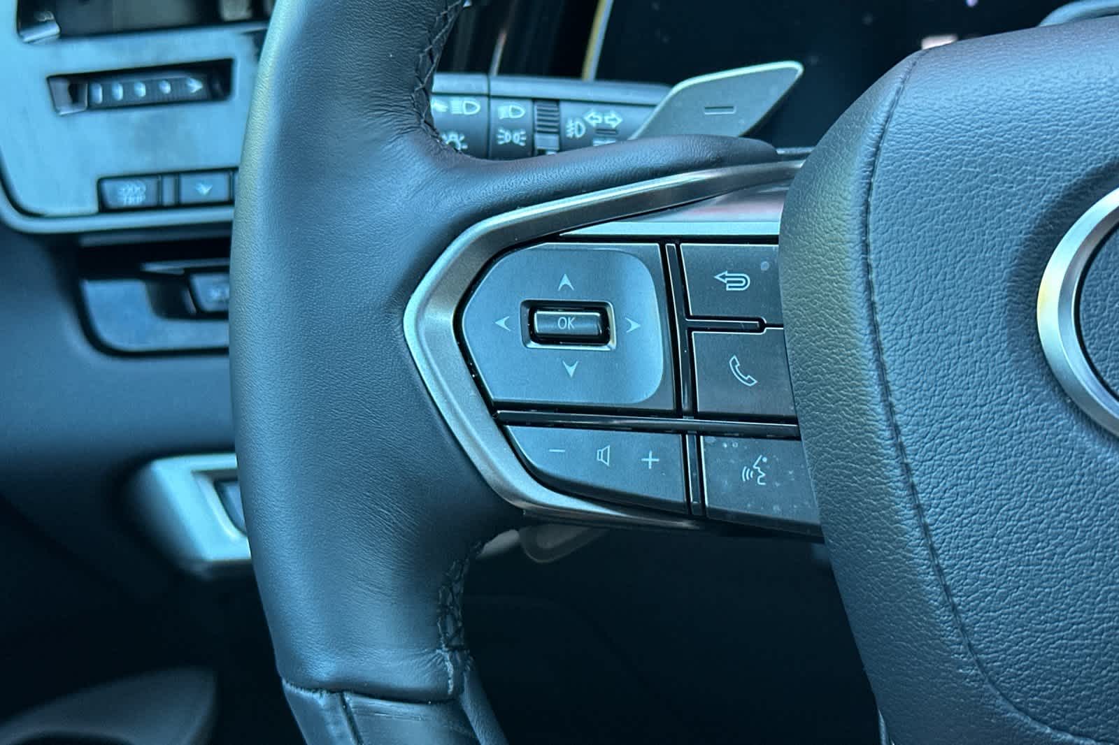 Thumbnail: 2023 Lexus RX - 27