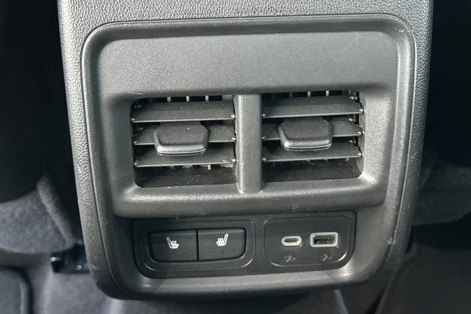 Thumbnail: 2024 Cadillac XT4 - 14