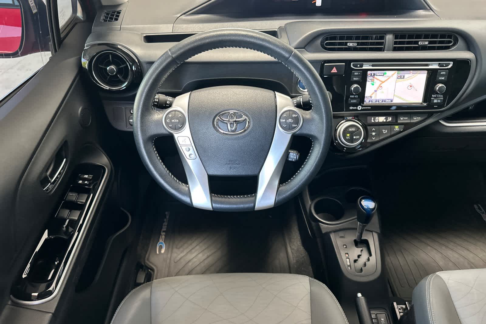 Thumbnail: 2015 Toyota Prius c - 14