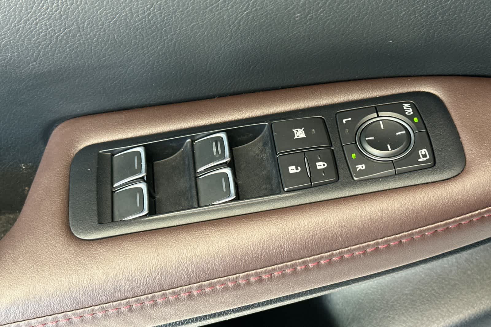 Thumbnail: 2016 Lexus RX - 13