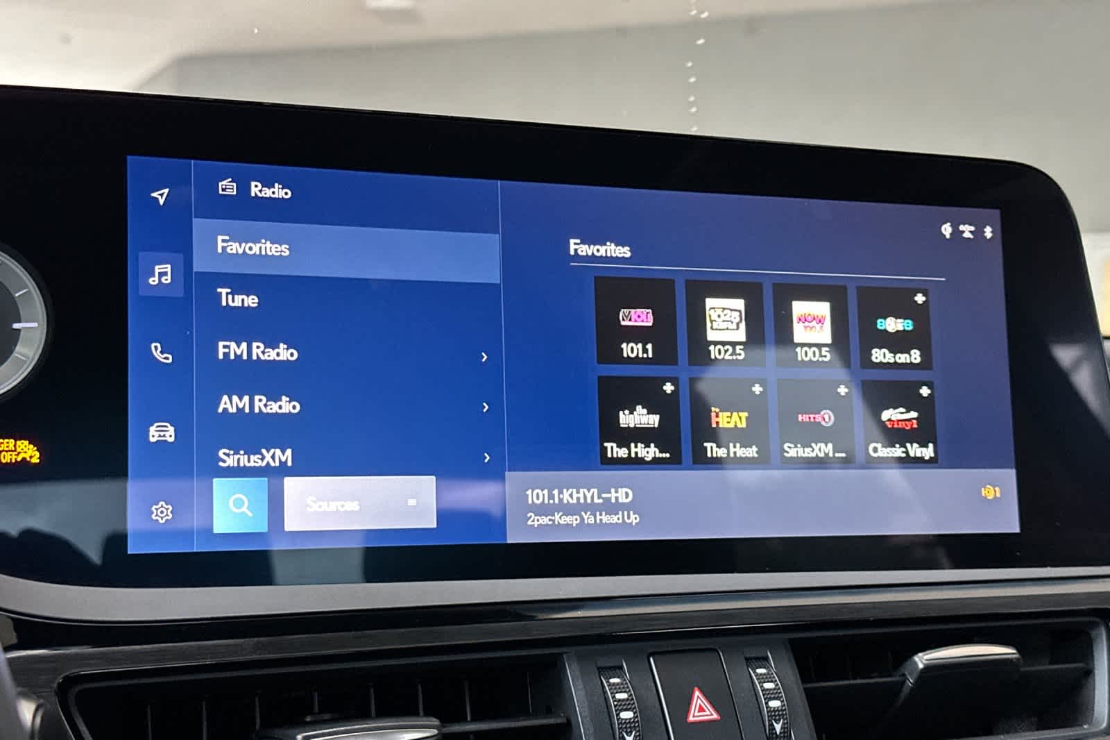 Thumbnail: 2023 Lexus ES - 19