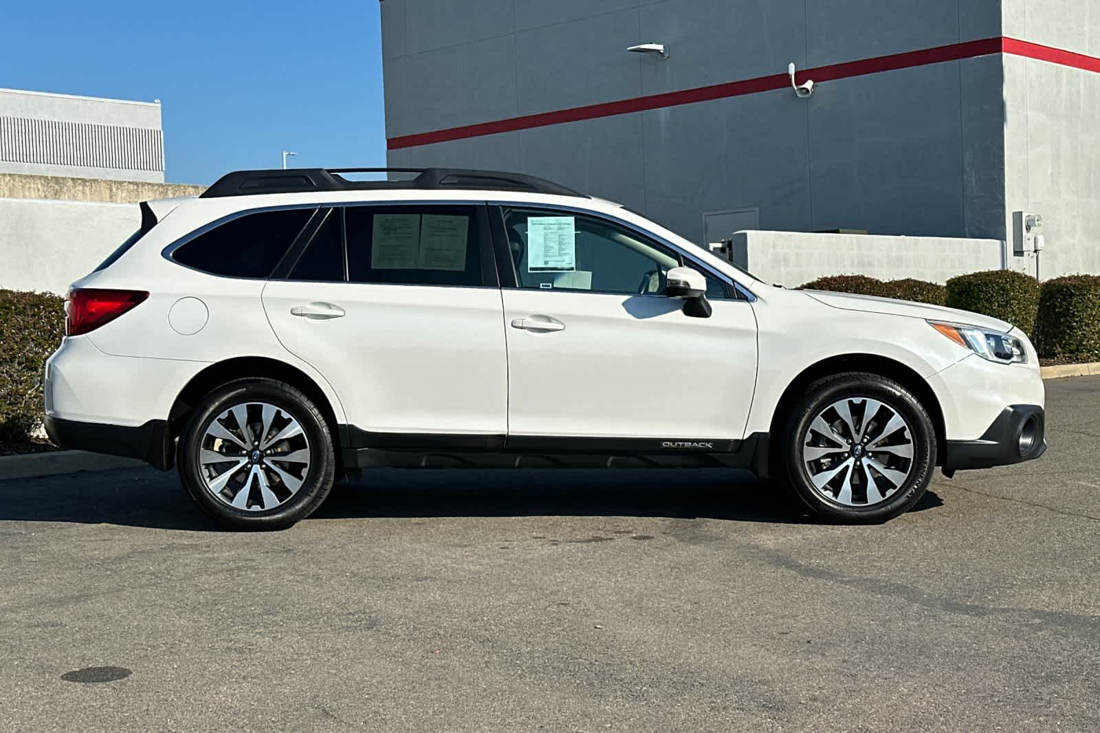 Thumbnail: 2016 Subaru Outback - 6