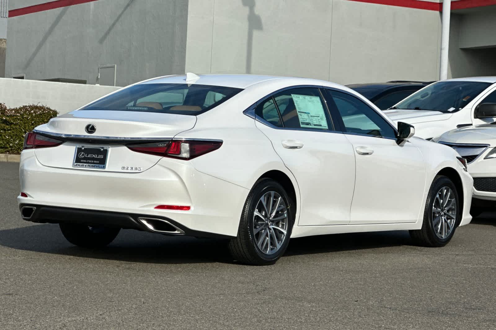 Thumbnail: 2025 Lexus ES - 2