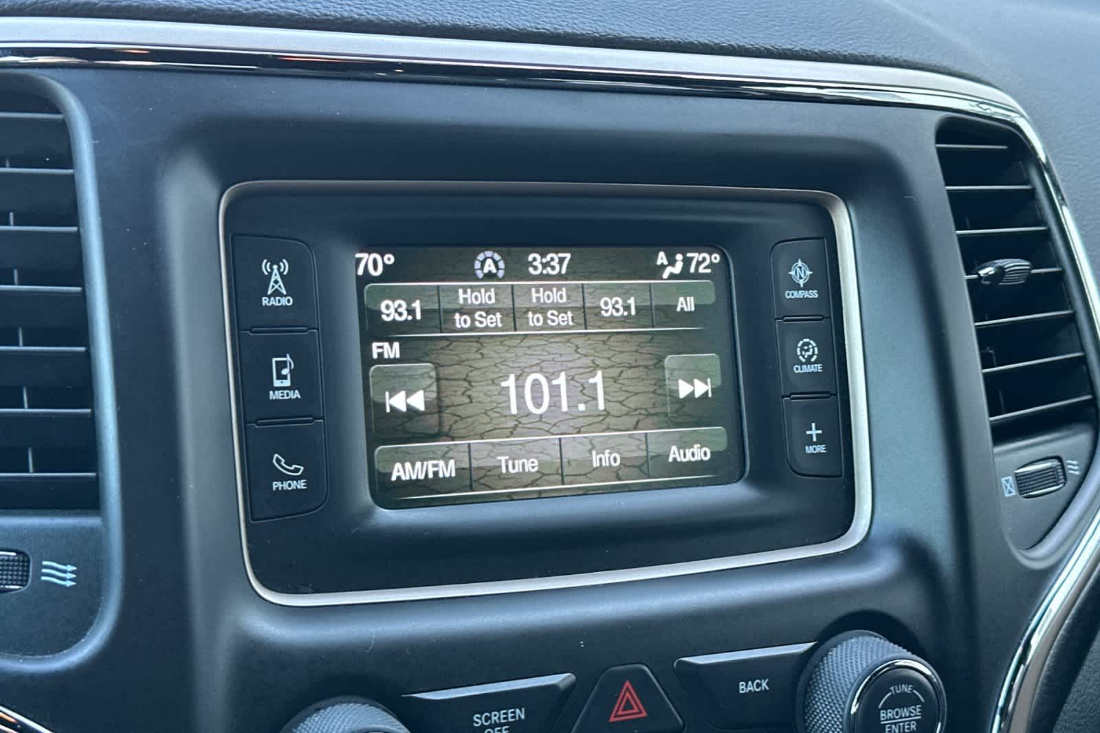 Thumbnail: 2017 Jeep Grand Cherokee - 20