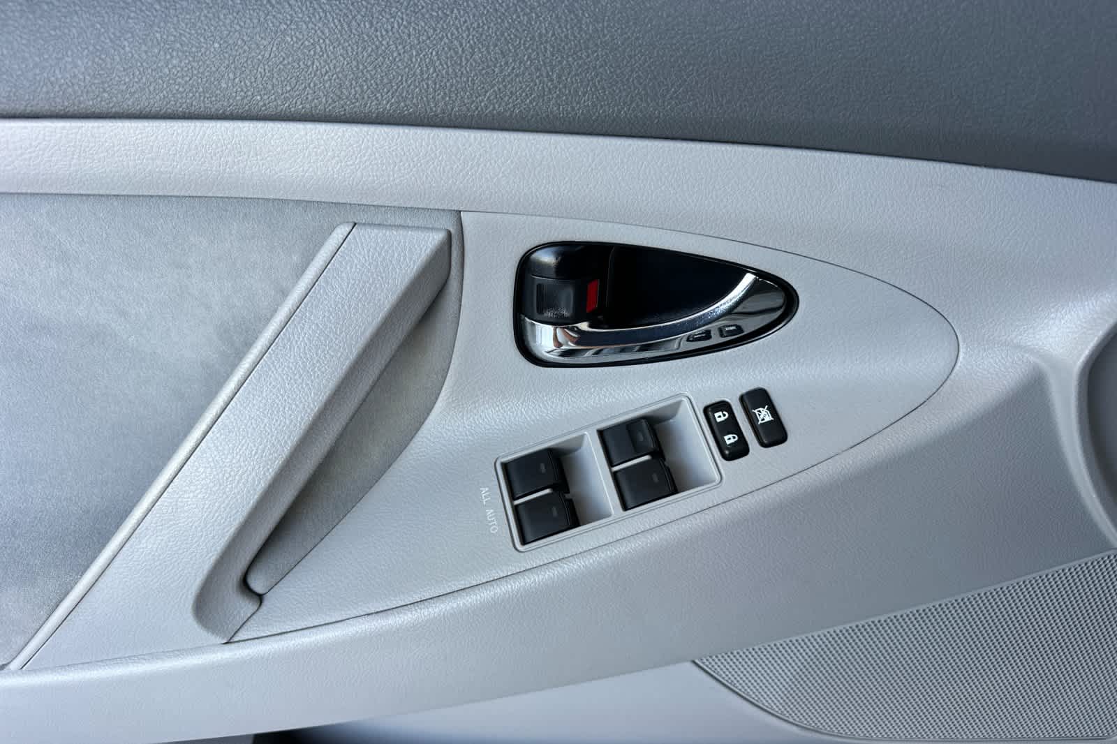 Thumbnail: 2010 Toyota Camry - 12