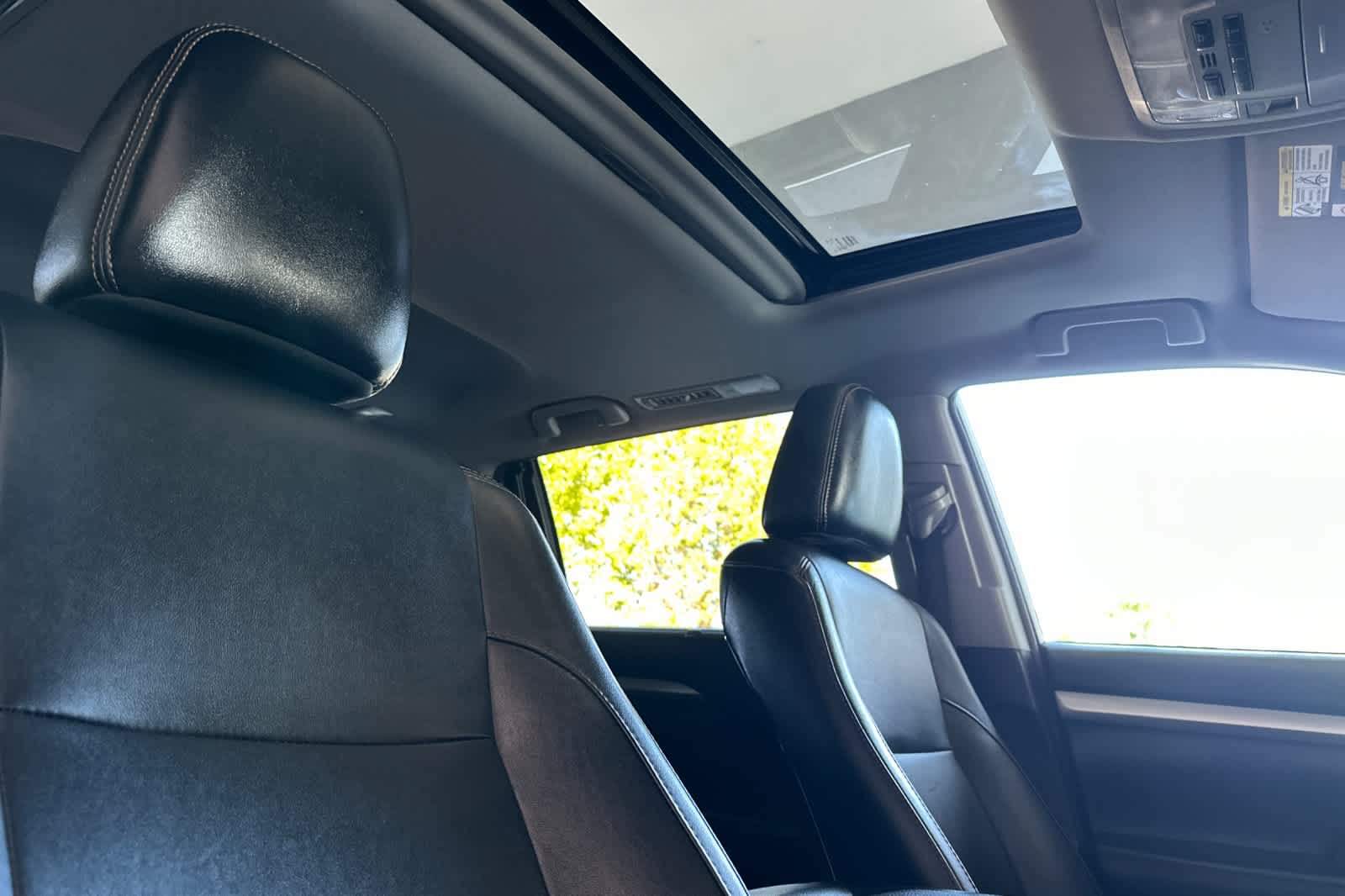 Thumbnail: 2018 Toyota Highlander - 18