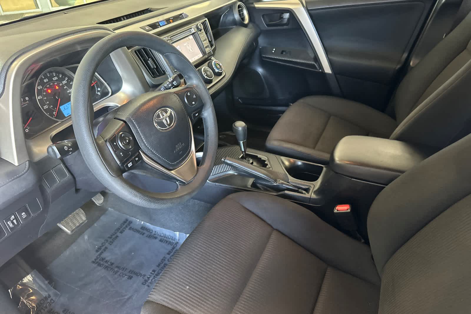 Thumbnail: 2015 Toyota RAV4 - 11