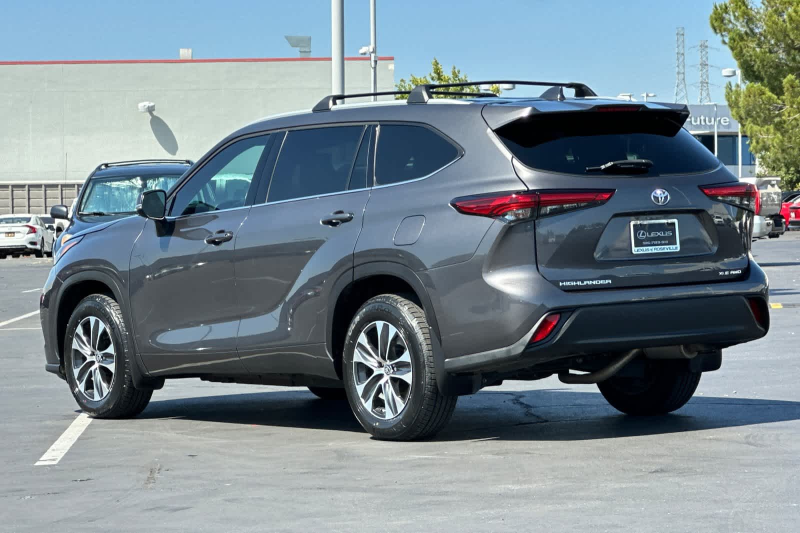 Thumbnail: 2022 Toyota Highlander - 7