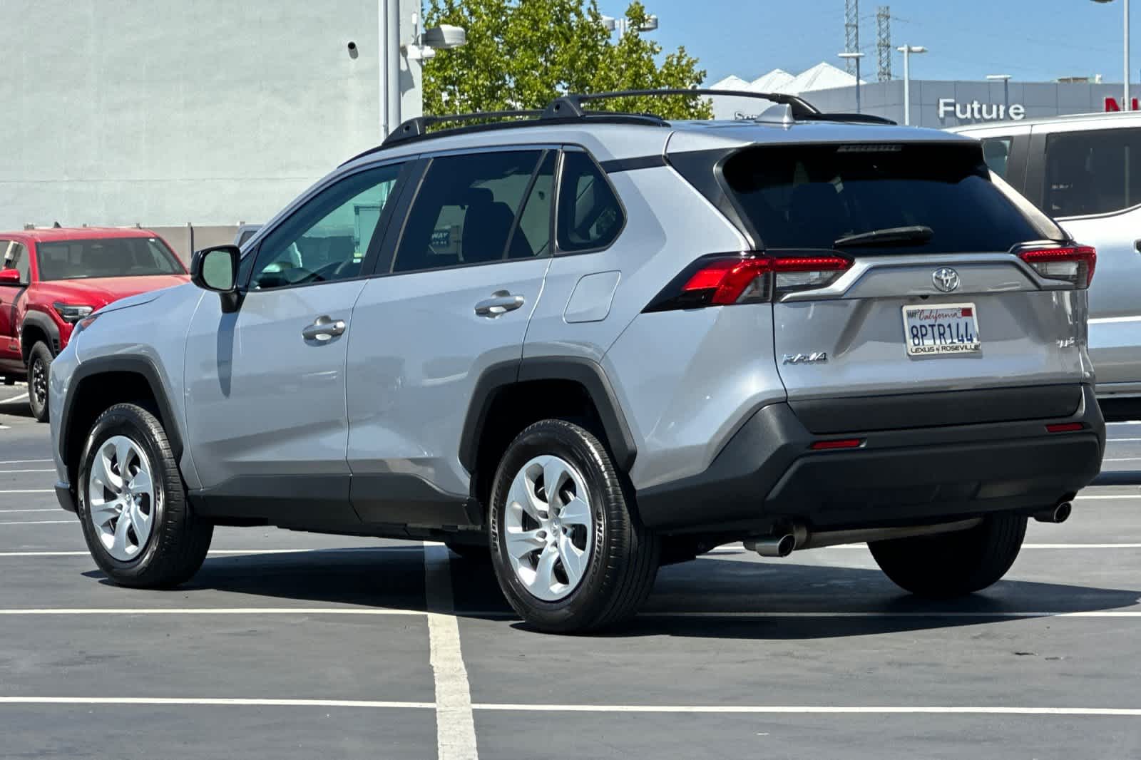 2020 Toyota RAV4 LE 7