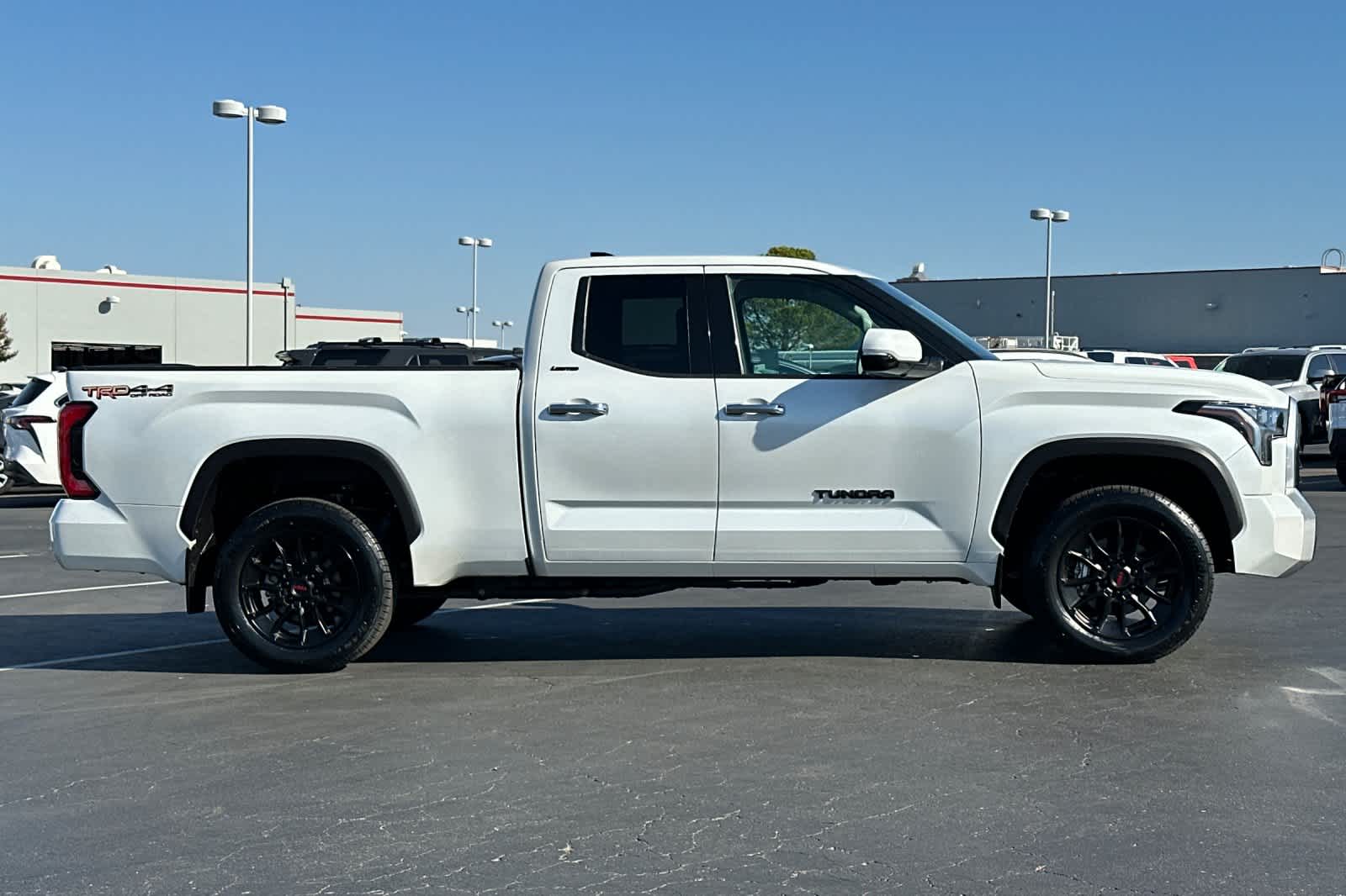 Thumbnail: 2022 Toyota Tundra - 6