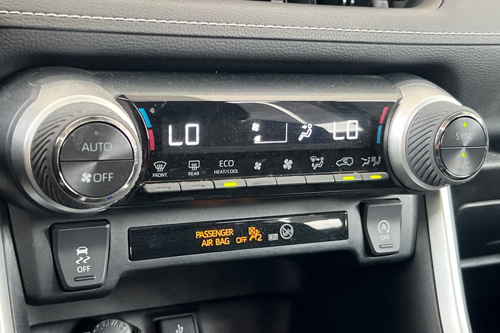 Thumbnail: 2021 Toyota RAV4 - 22