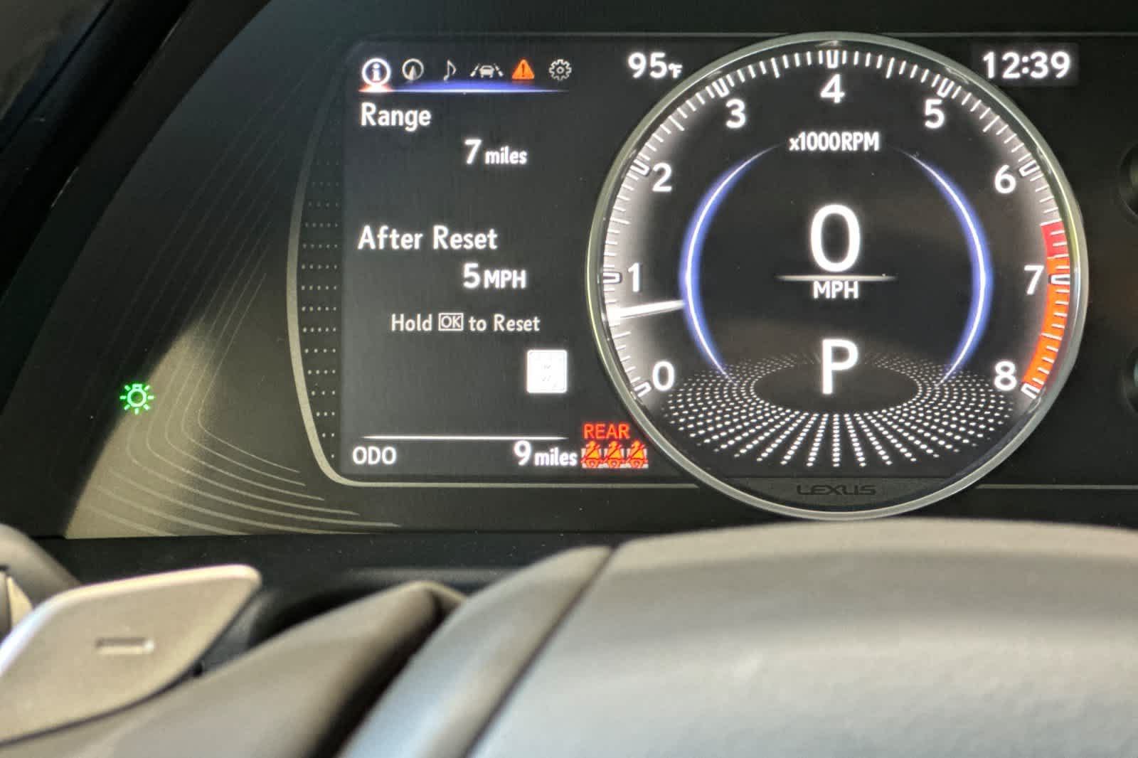 Thumbnail: 2025 Lexus ES - 28