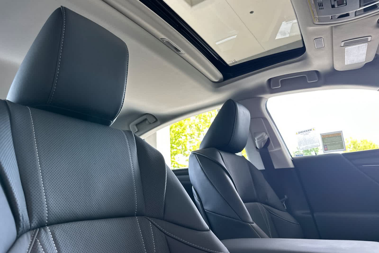 Thumbnail: 2025 Lexus ES - 17