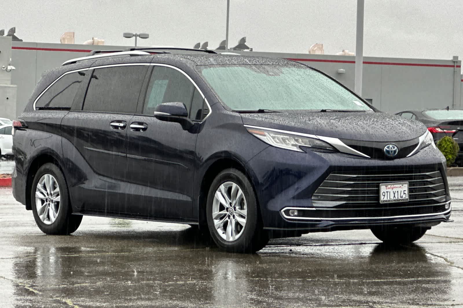 Thumbnail: 2022 Toyota Sienna - 5