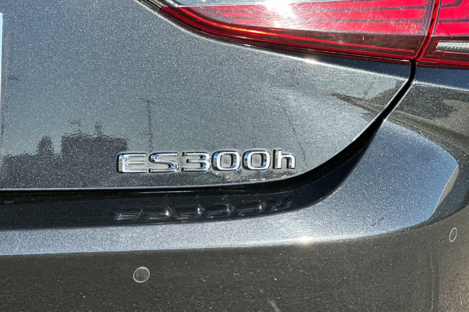 Thumbnail: 2023 Lexus ES - 31