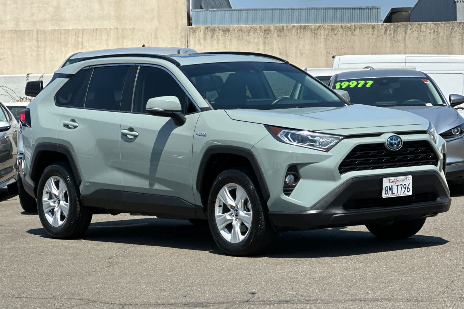 Thumbnail: 2020 Toyota RAV4 - 4