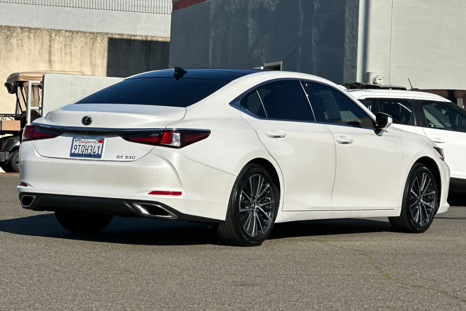 Thumbnail: 2025 Lexus ES - 2