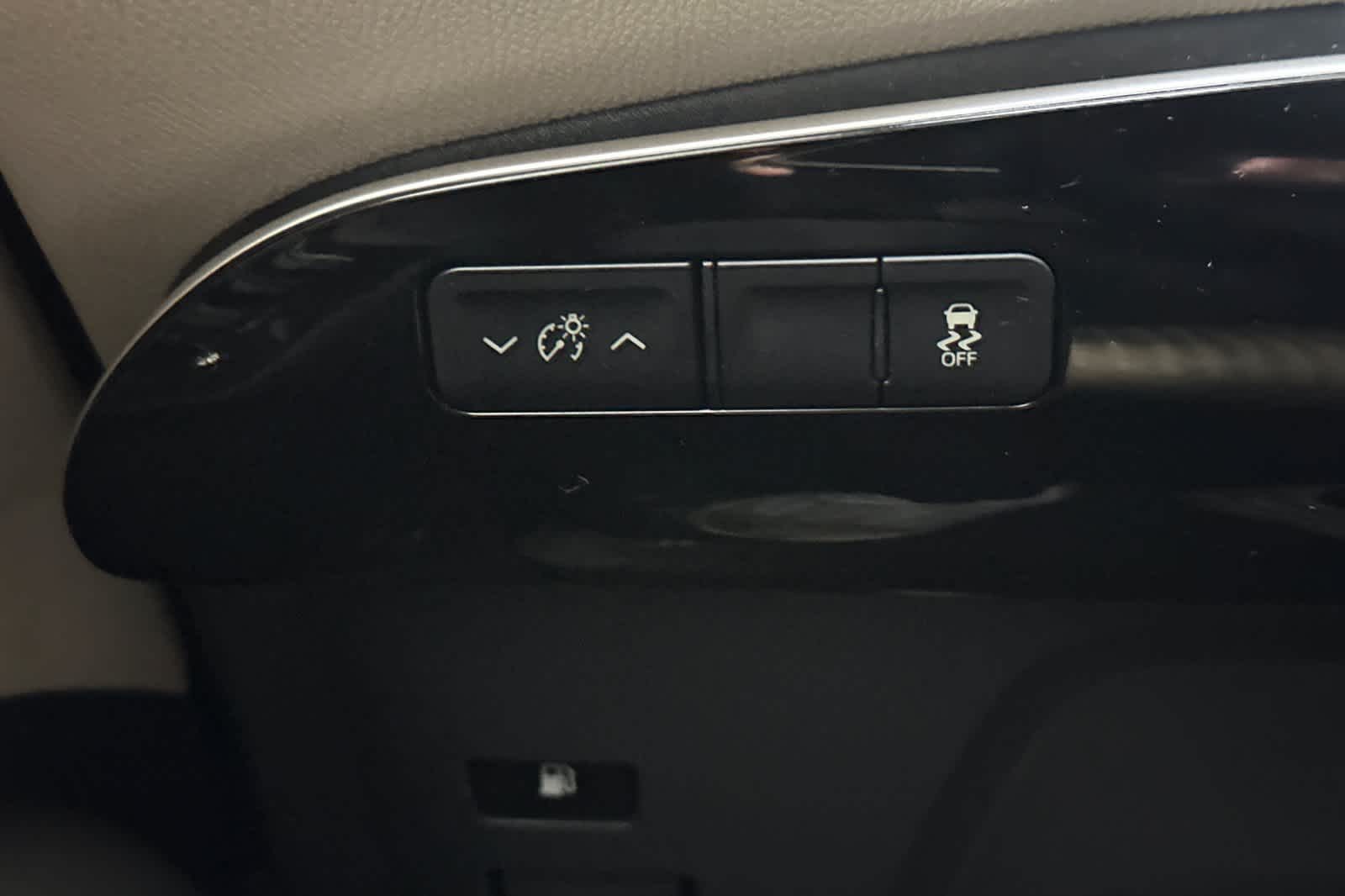 Thumbnail: 2016 Toyota Prius - 29