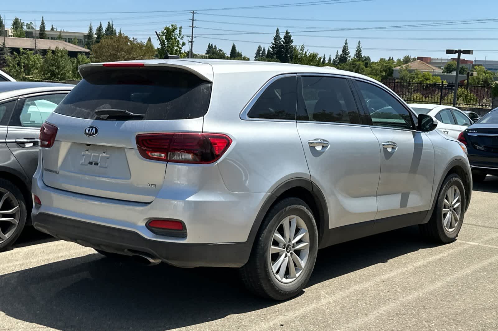 Thumbnail: 2019 Kia Sorento - 2