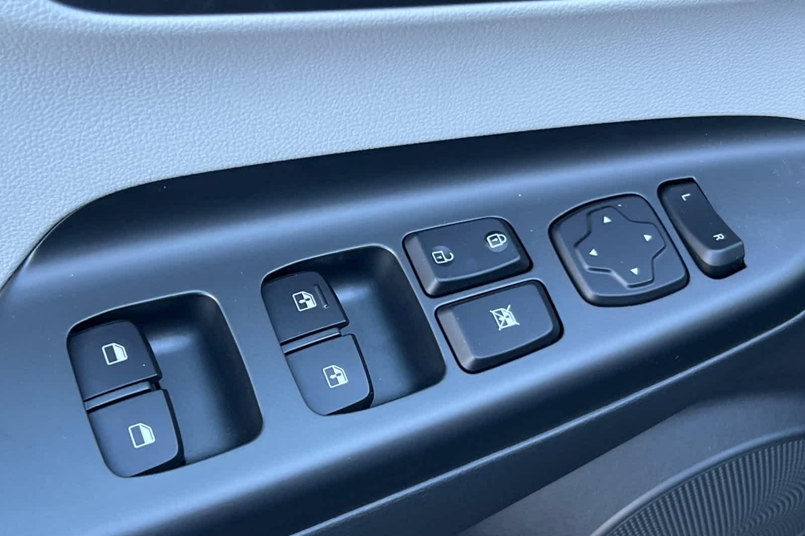 Thumbnail: 2023 Hyundai Kona - 13