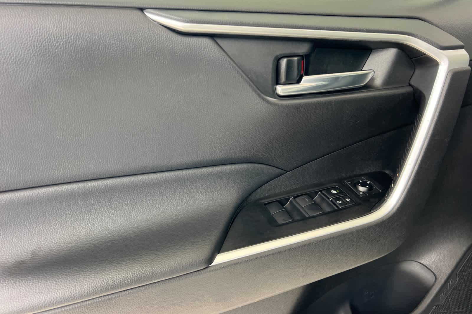 Thumbnail: 2021 Toyota RAV4 - 12