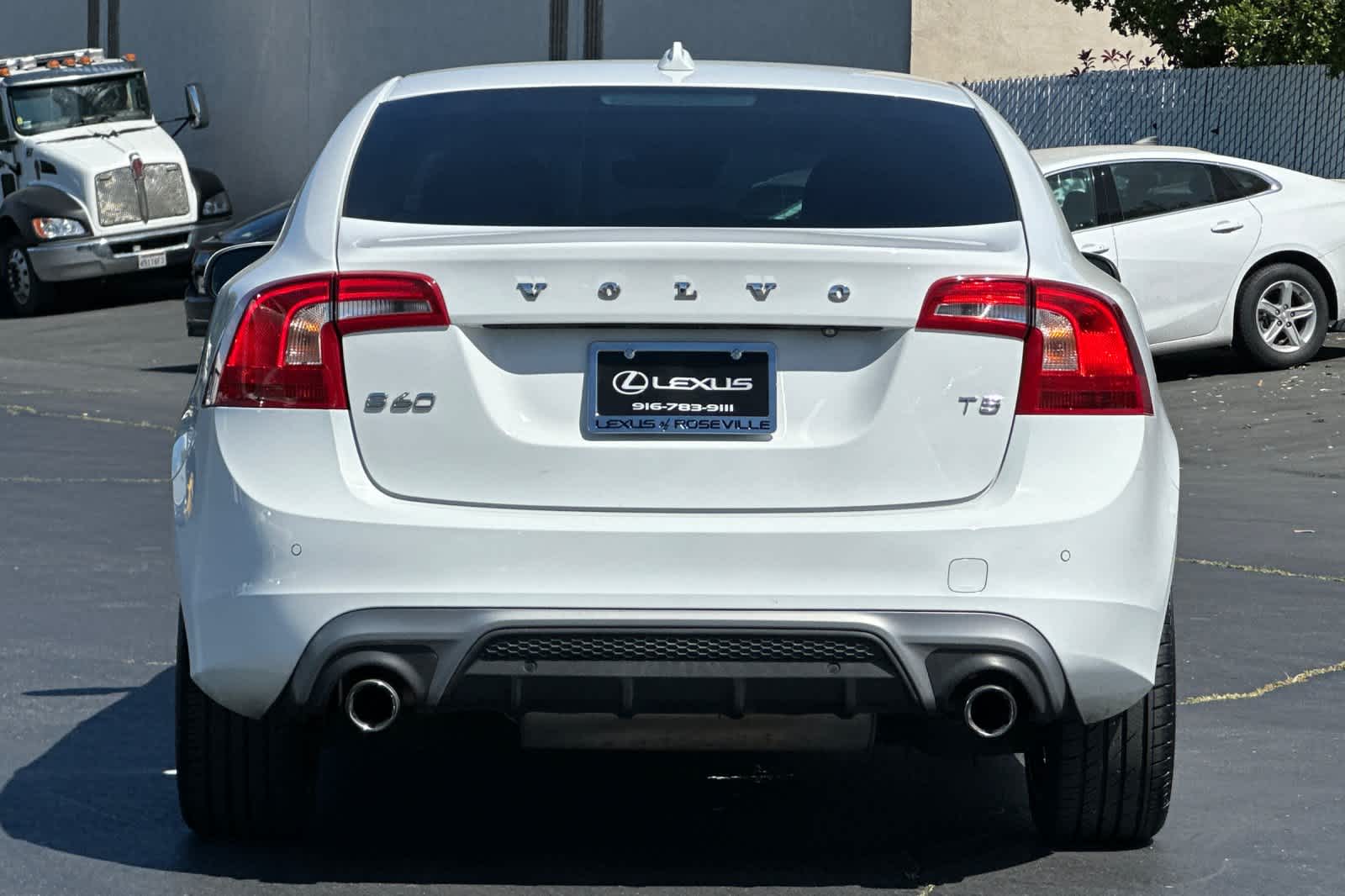 Thumbnail: 2017 Volvo S60 - 8