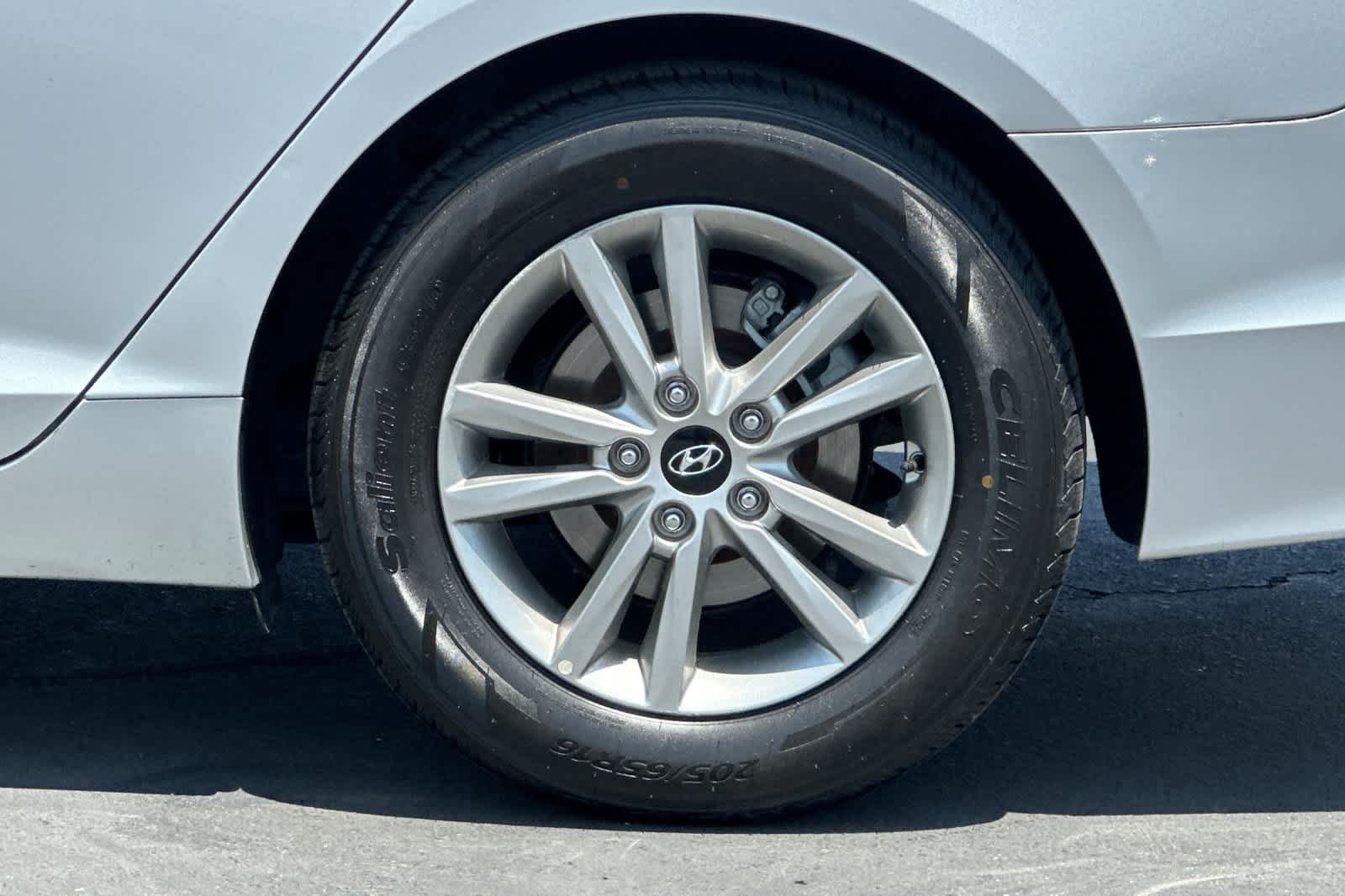 2017 Hyundai Sonata  28