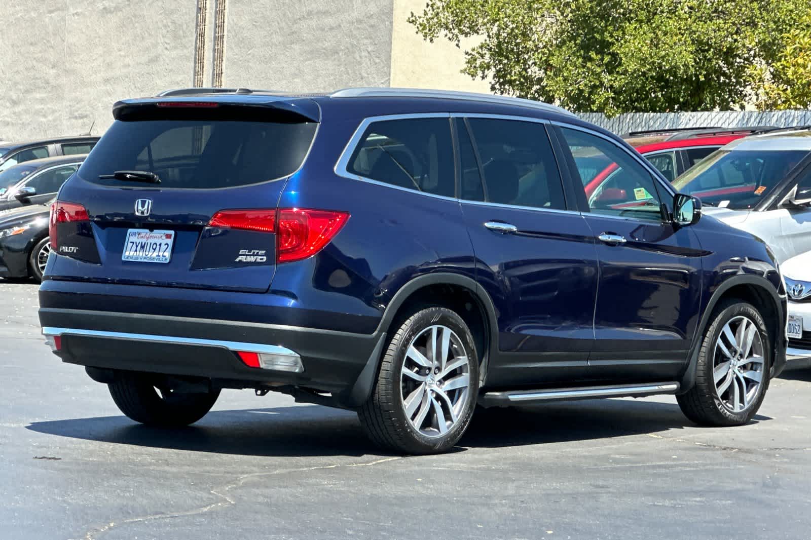 Thumbnail: 2017 Honda Pilot - 2