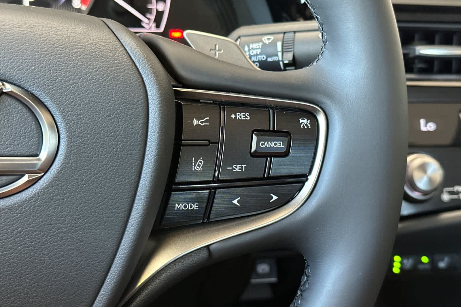 Thumbnail: 2025 Lexus ES - 26