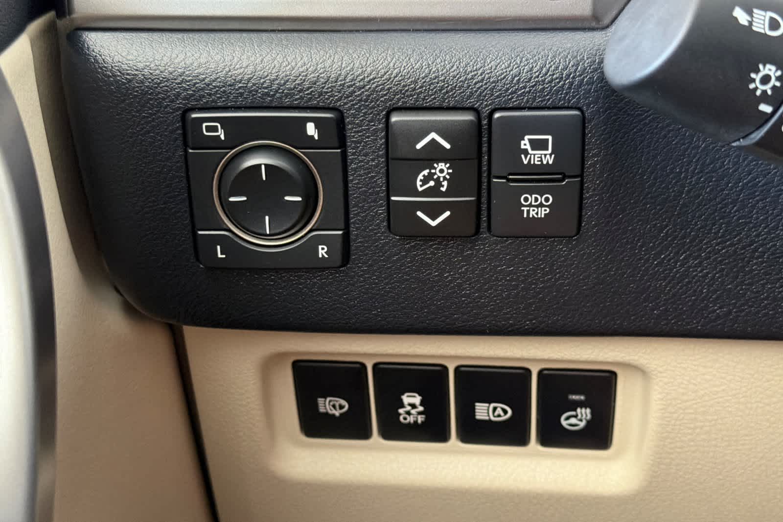 Thumbnail: 2023 Lexus GX - 30