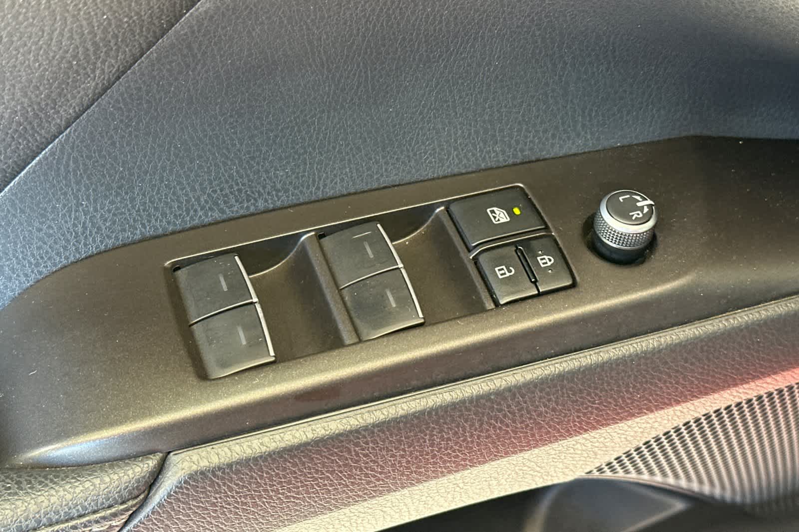 Thumbnail: 2023 Toyota Camry - 13