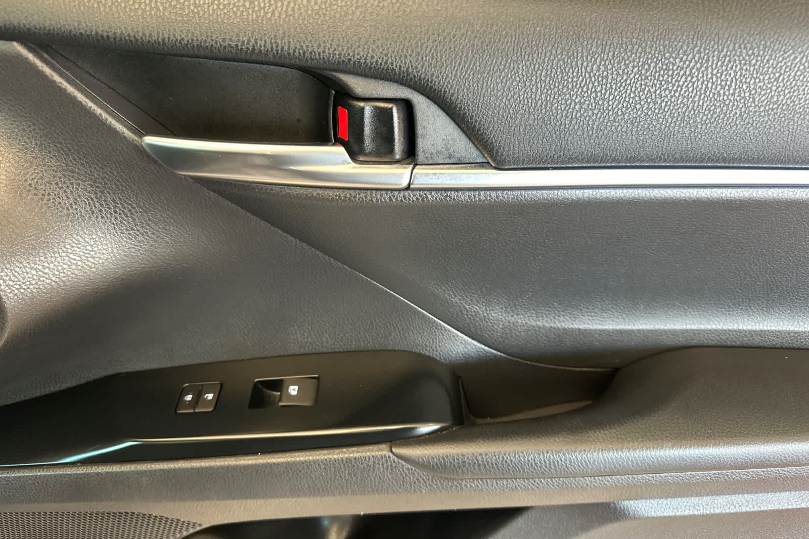 2019 Toyota Camry LE 17