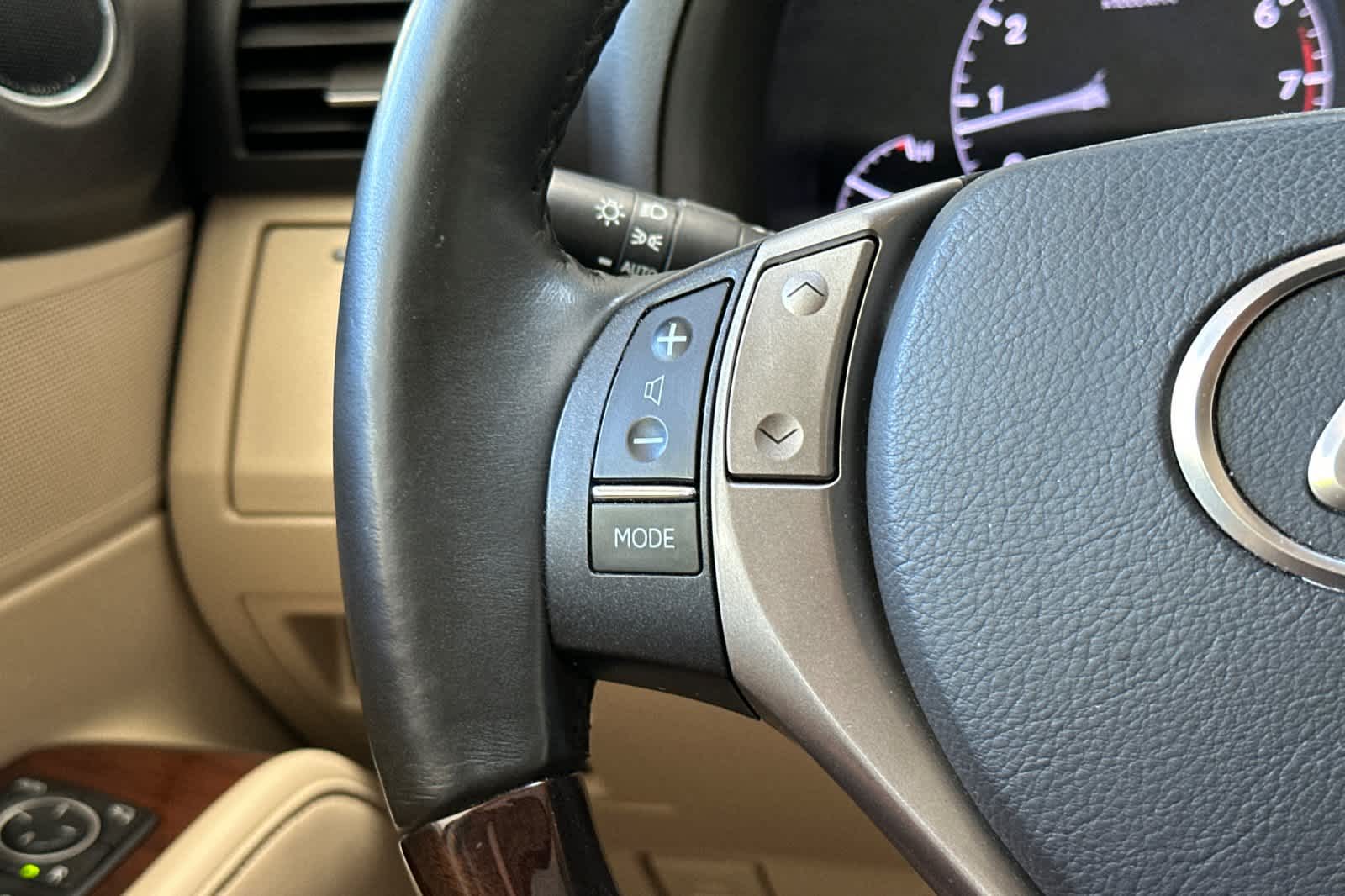 Thumbnail: 2013 Lexus RX - 27