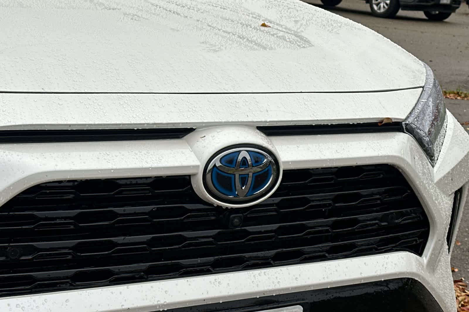 Thumbnail: 2022 Toyota RAV4 - 10