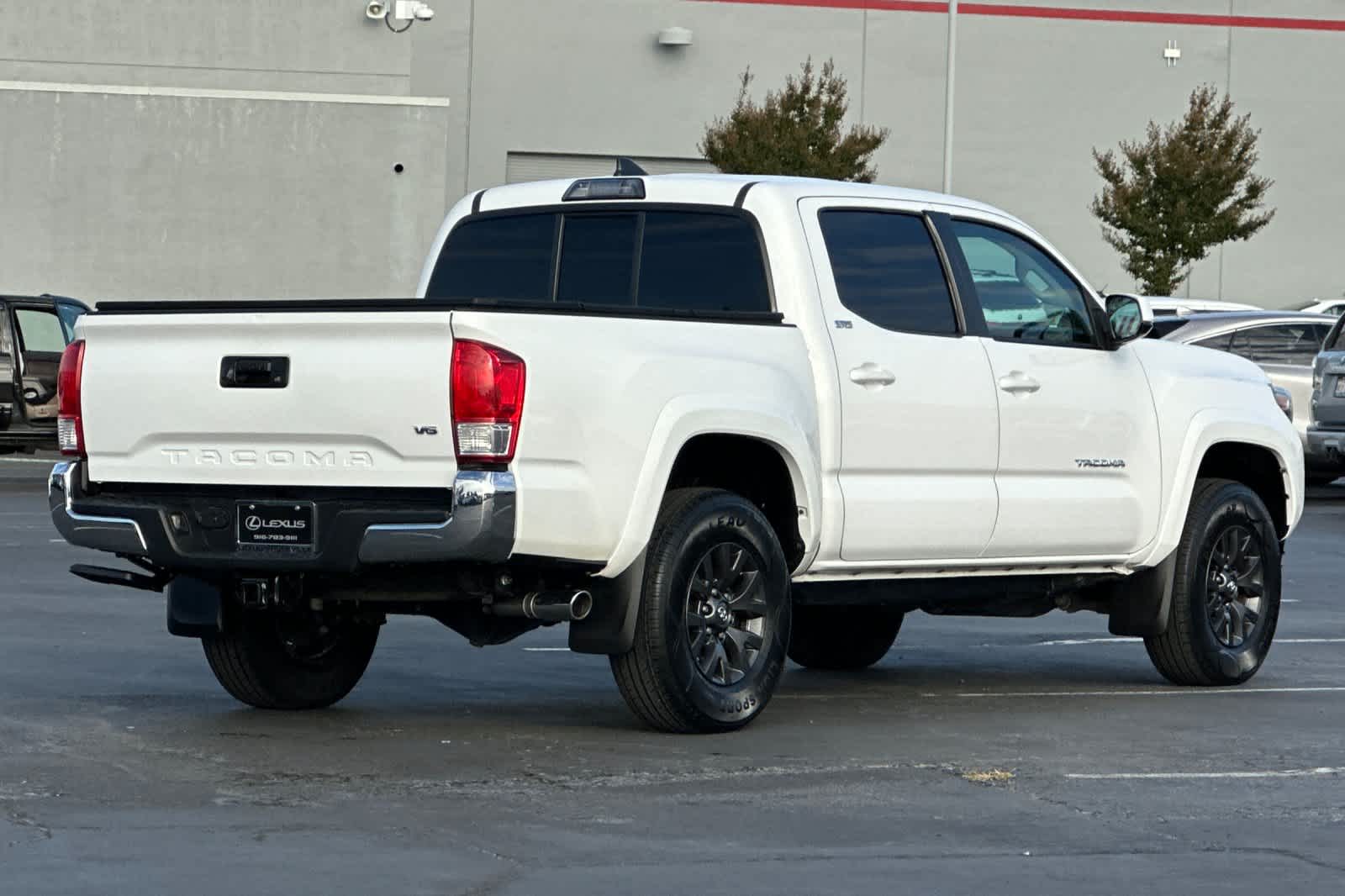 Thumbnail: 2017 Toyota Tacoma - 2