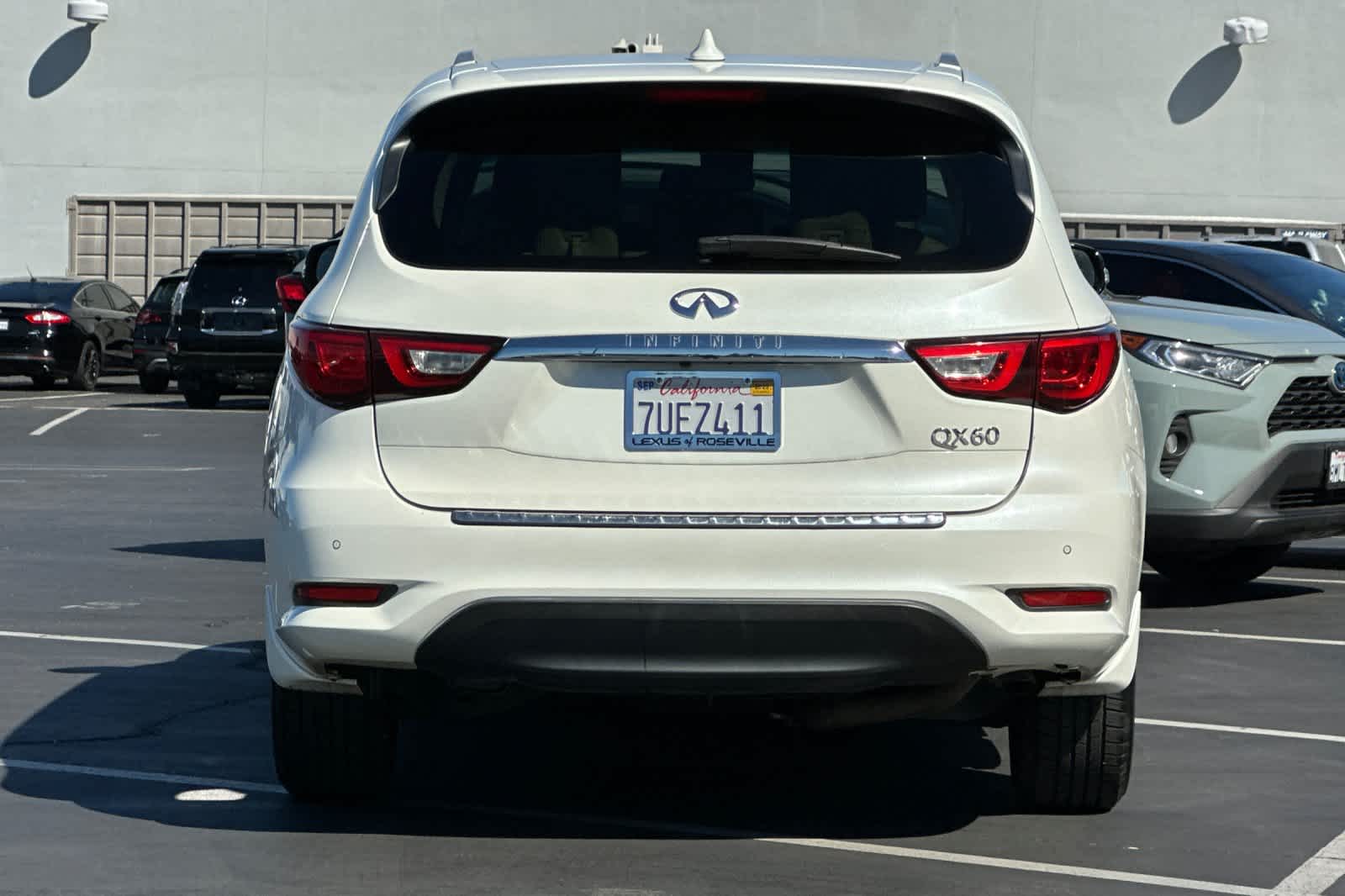 Thumbnail: 2016 INFINITI QX60 - 8