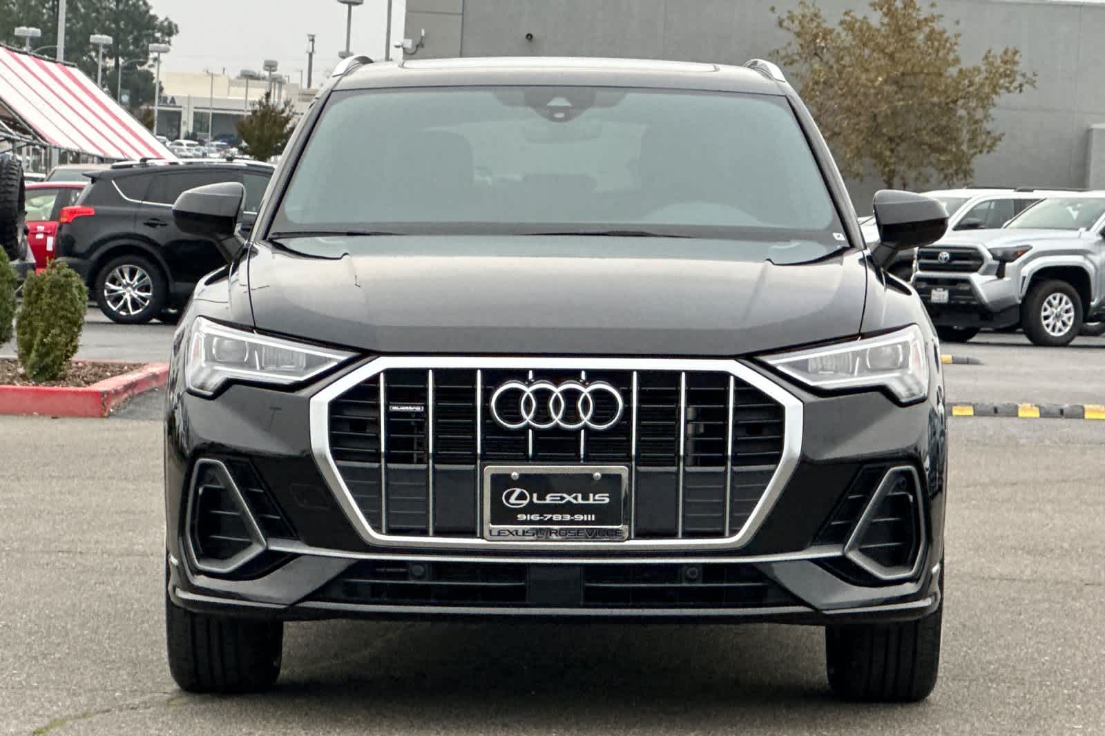 Thumbnail: 2023 Audi Q3 - 10