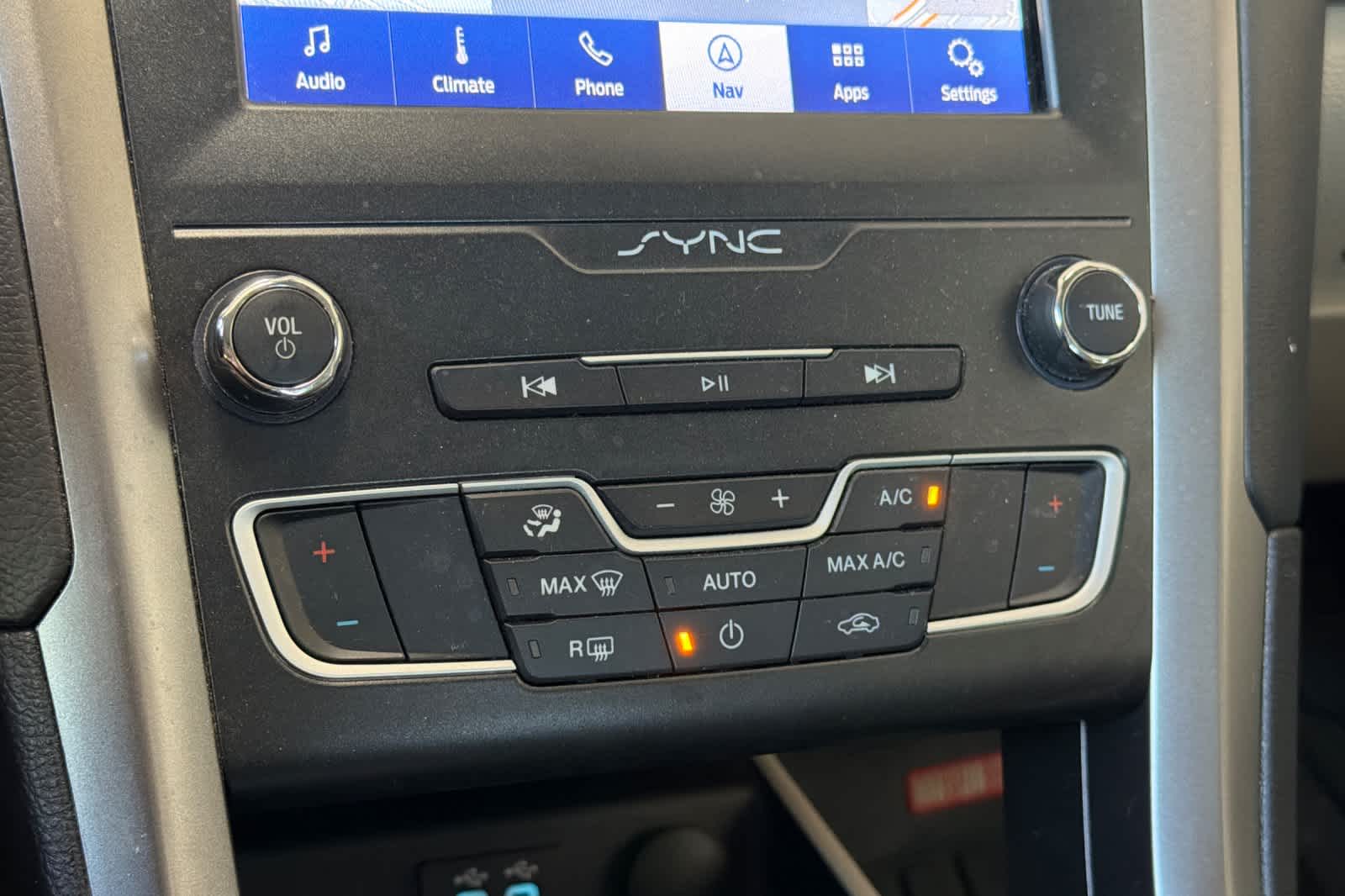 Thumbnail: 2020 Ford Fusion - 21
